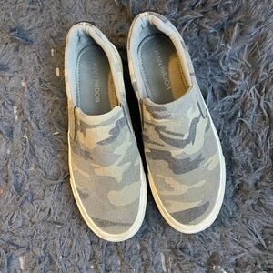 Jenn Ardor women’s  Camo Slip-On Sneakers in Olive and Gray size 10